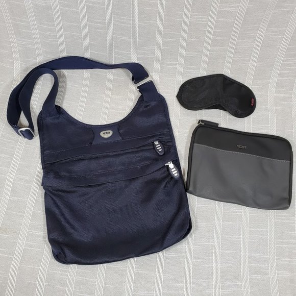 tumi pouch bag